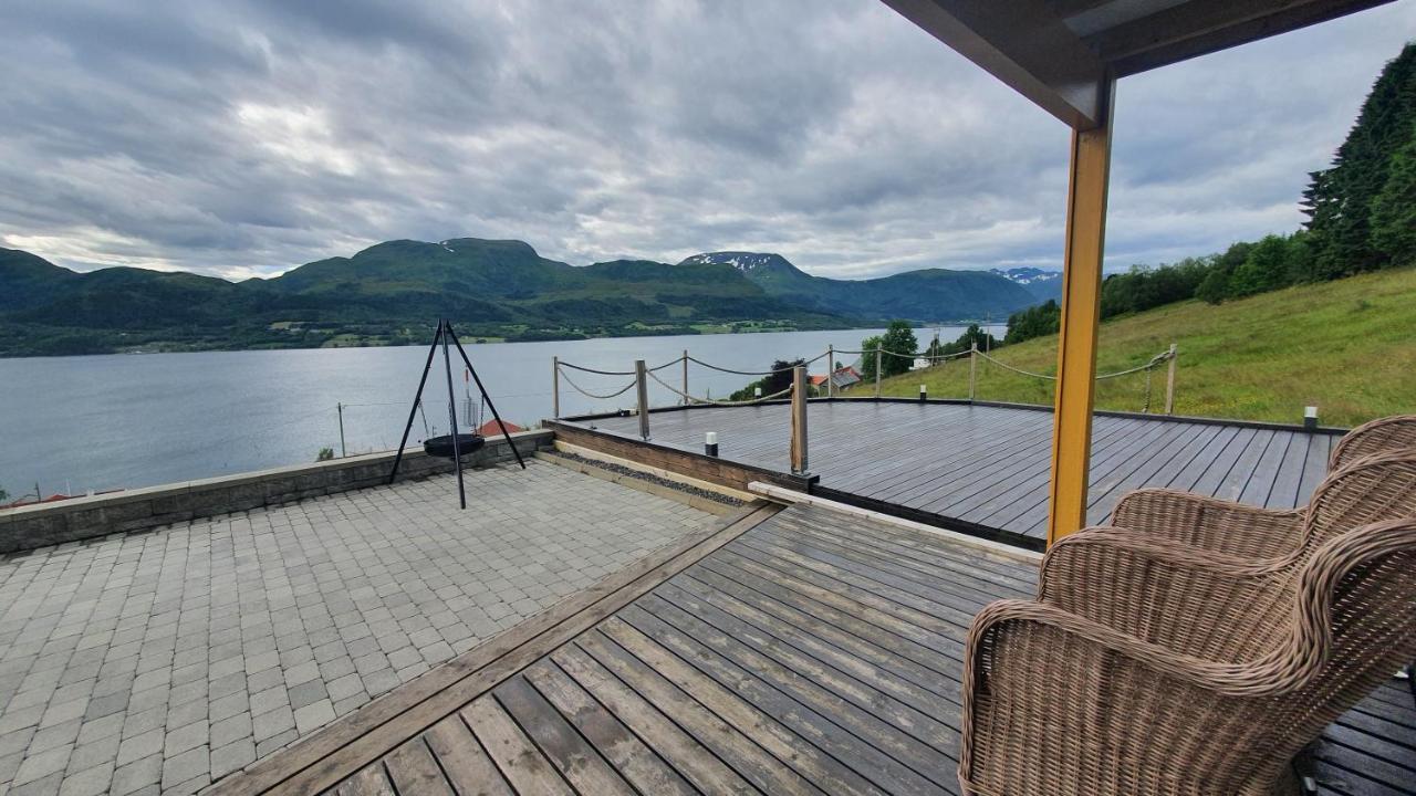 Kvernesfjorden Apartments Steinsgrenda Экстерьер фото